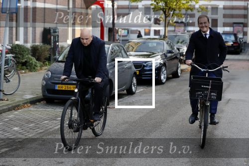 Amsterdam 27 oktober 2018
Lodewijk Asscher en Felix Rottenberg op de fiets.