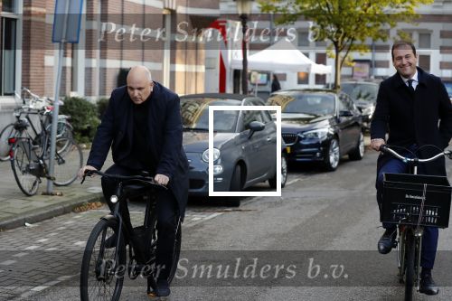 Amsterdam 27 oktober 2018
Lodewijk Asscher en Felix Rottenberg op de fiets.