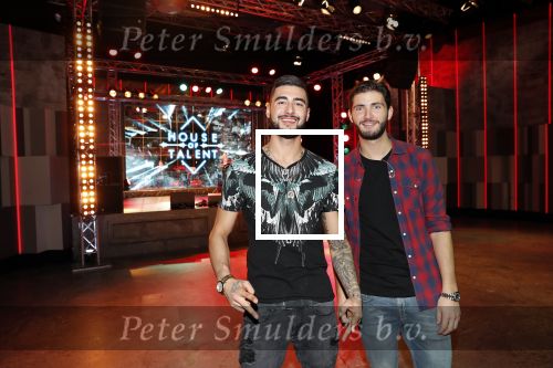 Hilversum 6 november 2018
Dries Roelvink interviewt voor Story Quincy Wilson Luc v Essen en Julia v Helvoirt uit het sbs6 programma house of Talent. Samir sami