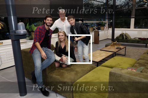 Hilversum 6 november 2018
Dries Roelvink interviewt voor Story Quincy Wilson Luc v Essen en Julia v Helvoirt uit het sbs6 programma house of Talent