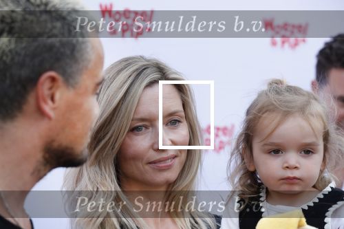 Den Haag 14 oktober 2018
Premiere Woezel en pip in koninklijke schouwburg Den haag. Dinand en Lucy Woesthoff kwam met hun 2 jongste kinderen.