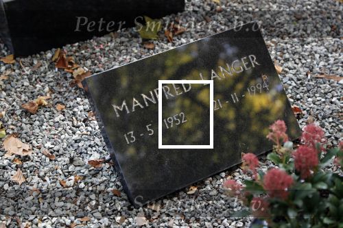 Amsterdam 9 oktober 2018
Diverse graven van bekende Nederlanders (Bners) op Zorgvlied.
Dit is het graf van Manfred Langer