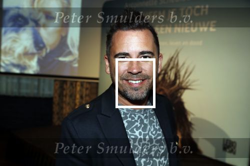 Amsterdam 23 oktober 2018
Boekpresentatie van Antoinette Scheulderman in de soho House . Eva Jinek overhandigt haar het eerste boek. Manuel Venderbos