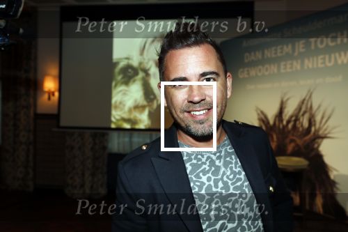 Amsterdam 23 oktober 2018
Boekpresentatie van Antoinette Scheulderman in de soho House . Eva Jinek overhandigt haar het eerste boek. Manuel Venderbos