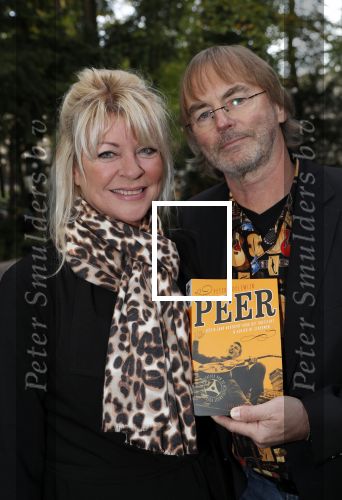 Hilversum 8 oktober 2018
Boek presentatie Peter Koelewijn bij wisseloord studioâ€™s. Het boek is geschreven door Tjerk Lammers. Manuela Kemp