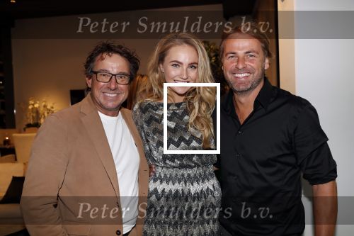 Amsterdam 30 oktober 2018
Boekpresentatie Kelly Weekers. Haar man John Ewbank reikte het eerste boek uit. Marco Borsato