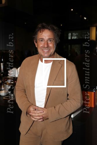 Amsterdam 30 oktober 2018
Boekpresentatie Kelly Weekers. Haar man John Ewbank reikte het eerste boek uit. Marco Borsato