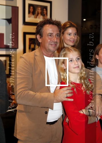 Amsterdam 30 oktober 2018
Boekpresentatie Kelly Weekers. Haar man John Ewbank reikte het eerste boek uit. Marco Borsato met Day Ewbank