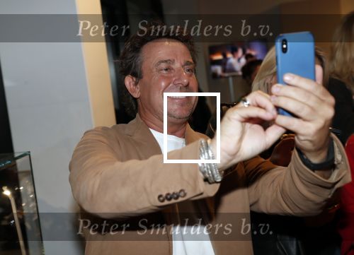Amsterdam 30 oktober 2018
Boekpresentatie Kelly Weekers. Haar man John Ewbank reikte het eerste boek uit. Marco Borsato