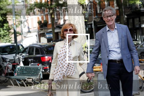 Amsterdam  3oktober 2018
Marrijke Helwegen met haar man Harrie hand in hand in Amsterdam zuid.