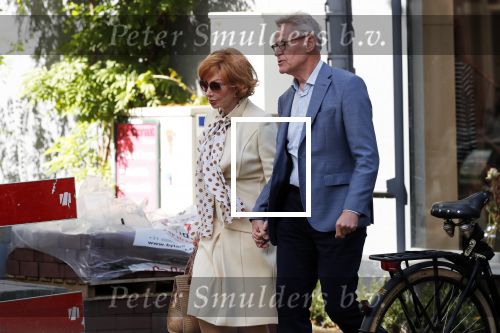 Amsterdam  3oktober 2018
Marrijke Helwegen met haar man Harrie hand in hand in Amsterdam zuid.