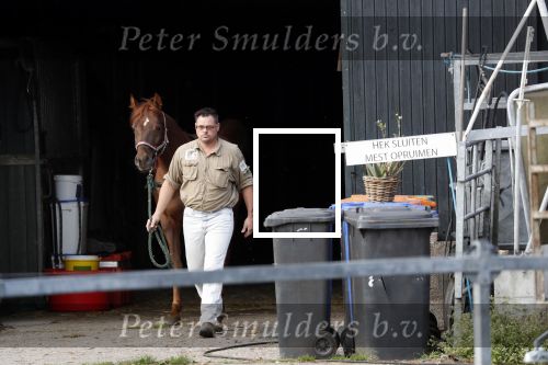 Wijdewormer 19 oktober 2018
Marnix Knetemann aan het werk op zijn boerderij. Zij zus Elise komt op bezoek met haar pas geboren baby.