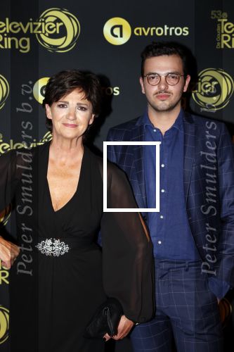 Amsterdam 11 oktober 2018
Uitreiking televizierring in AFAS LIVE.
Beau v Erven Dorens in de grote winnaar. Martine van Os en zoon Julian