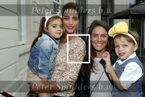 Den Haag 14 oktober 2018
Premiere Woezel en pip in koninklijke schouwburg Den haag. marvy Rieder met dochter en zus