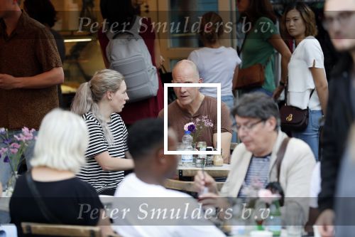 Amsterdam 13 oktober 2018
Maxim Hartman met (een) vriendin op terras in de pijp in Amsterdam.
