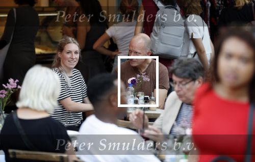 Amsterdam 13 oktober 2018
Maxim Hartman met (een) vriendin op terras in de pijp in Amsterdam.