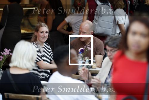 Amsterdam 13 oktober 2018
Maxim Hartman met (een) vriendin op terras in de pijp in Amsterdam.