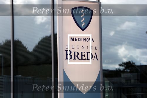 Breda 2 oktober 2018
Robbert Hinfelaar gaat op bezoek bij zijn vrouw Patricia Paay die in de kliniek medinova geopereerd is en een nieuwe heup heeft gekregen.