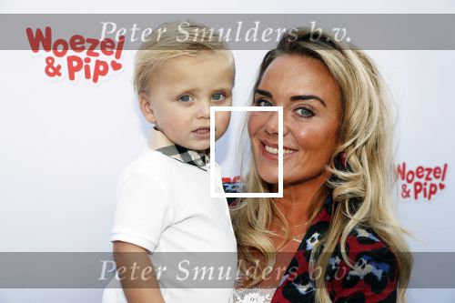 Den Haag 14 oktober 2018
Premiere Woezel en pip in koninklijke schouwburg Den haag. Monique Hazes kwam met haar zoontje Andre Hazes jr