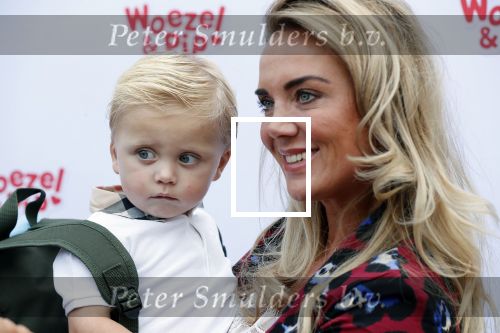 Den Haag 14 oktober 2018
Premiere Woezel en pip in koninklijke schouwburg Den haag. Monique Hazes kwam met haar zoontje Andre Hazes jr