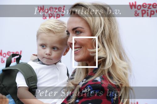 Den Haag 14 oktober 2018
Premiere Woezel en pip in koninklijke schouwburg Den haag. Monique Hazes kwam met haar zoontje Andre Hazes jr