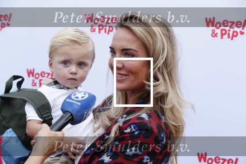 Den Haag 14 oktober 2018
Premiere Woezel en pip in koninklijke schouwburg Den haag. Monique Hazes kwam met haar zoontje Andre Hazes jr