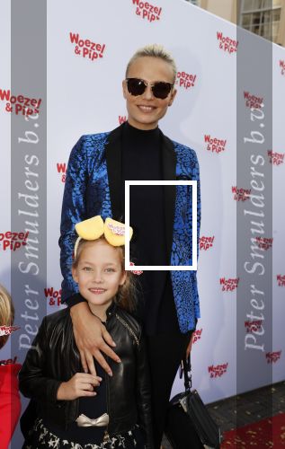 Den Haag 14 oktober 2018
Premiere Woezel en pip in koninklijke schouwburg Den haag. Nikkie Plessen kwam met haar zoon en vriendin Natasha Poly en haar dochter