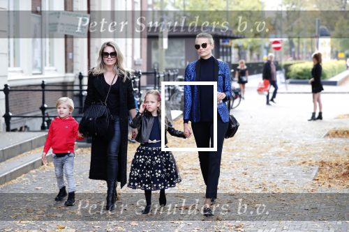 Den Haag 14 oktober 2018
Premiere Woezel en pip in koninklijke schouwburg Den haag. Nikkie Plessen kwam met haar zoon en vriendin Natasha Poly en haar dochter