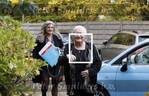 Hoofddorp 11 november 2018
Nelly Frijda met haar dochter bij feest Bram Biesterveld (Pommetje Horlepiep)