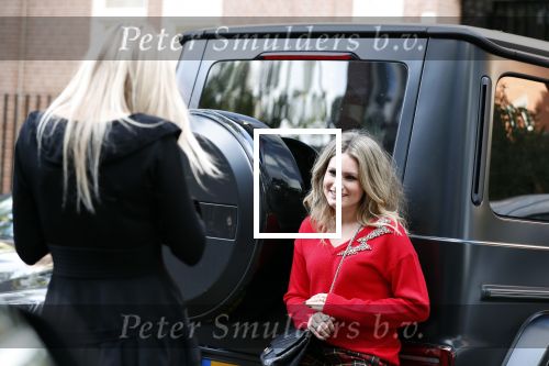 Amsterdam 2 oktober 2018
Nikkie Plessen op haar mercedes jeep.