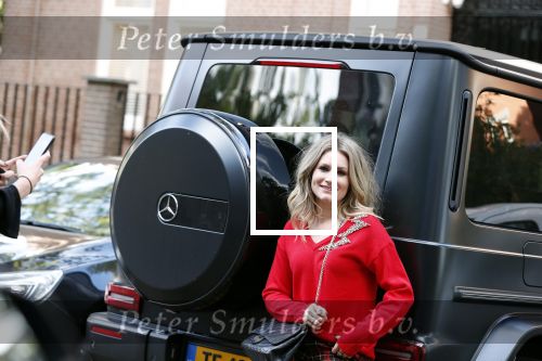 Amsterdam 2 oktober 2018
Nikkie Plessen op haar mercedes jeep.