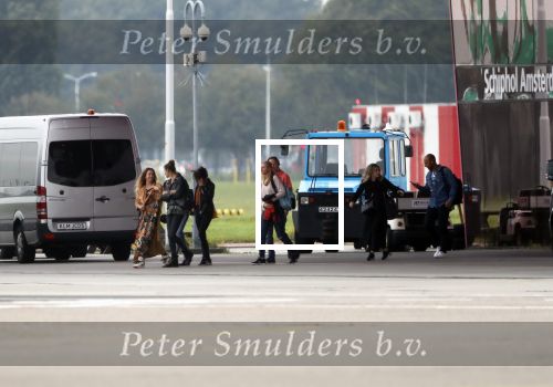 Schiphol Oost 4 oktober 2018
Vrienden van Johnny de Mol en zijn vrouw Anouk vertrekken vanaf schiphol oost met een prive vliegtuig naar Portugal. Aanwezig oa Willek Alberti  , broer Kaj Lerby met gezin Dinand en Lucy Woesthoff John Ewbank en Kelly Weekers Katja Schuurman en Freek v Noordwijk Tony Berk manager Carlijn de Vries met man Nikkie Plessen en Linda de Mol met Jeroen Rietbergen en kinderen Noah en Julian.