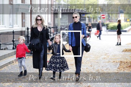 Den Haag 14 oktober 2018
Premiere Woezel en pip in koninklijke schouwburg Den haag. Nikkie Plessen kwam met haar zoon en vriendin Natasha Poly en haar dochter