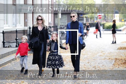 Den Haag 14 oktober 2018
Premiere Woezel en pip in koninklijke schouwburg Den haag. Nikkie Plessen kwam met haar zoon en vriendin Natasha Poly en haar dochter