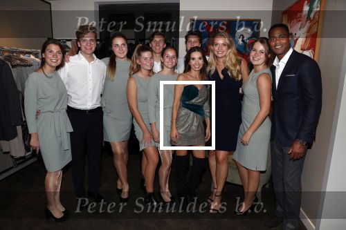 Amsterdam 4 oktober 2018
Gala ten bate van het Kluivert Dog rescue center op Curacao (patrick en Rosanna Kluivert) in het Pescana Hotel. Patrick met de vrijwilligers