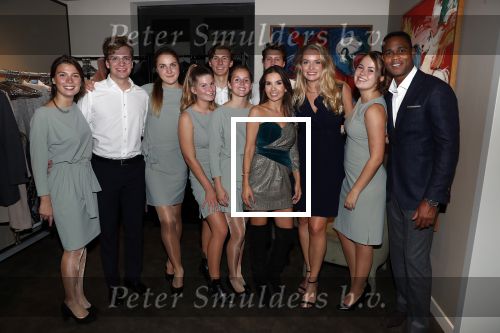 Amsterdam 4 oktober 2018
Gala ten bate van het Kluivert Dog rescue center op Curacao (patrick en Rosanna Kluivert) in het Pescana Hotel. Patrick met de vrijwilligers