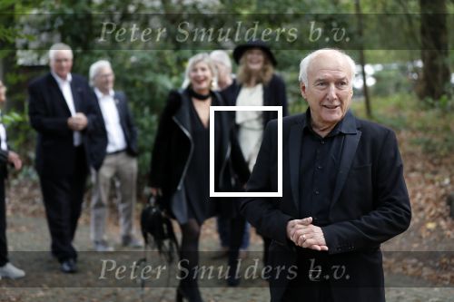 Hilversum 8 oktober 2018
Boek presentatie Peter Koelewijn bij wisseloord studioâ€™s. Het boek is geschreven door Tjerk Lammers.