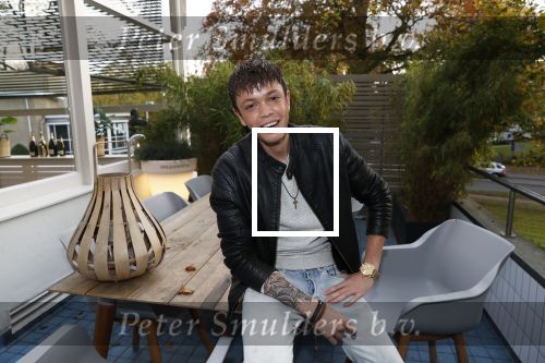 Hilversum 6 november 2018
Dries Roelvink interviewt voor Story Quincy Wilson Luc v Essen en Julia v Helvoirt uit het sbs6 programma house of Talent