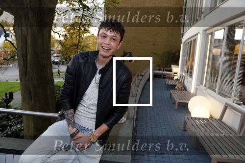 Hilversum 6 november 2018
Dries Roelvink interviewt voor Story Quincy Wilson Luc v Essen en Julia v Helvoirt uit het sbs6 programma house of Talent