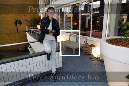 Hilversum 6 november 2018
Dries Roelvink interviewt voor Story Quincy Wilson Luc v Essen en Julia v Helvoirt uit het sbs6 programma house of Talent