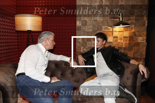 Hilversum 6 november 2018
Dries Roelvink interviewt voor Story Quincy Wilson Luc v Essen en Julia v Helvoirt uit het sbs6 programma house of Talent