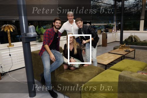 Hilversum 6 november 2018
Dries Roelvink interviewt voor Story Quincy Wilson Luc v Essen en Julia v Helvoirt uit het sbs6 programma house of Talent
