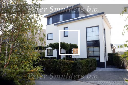 Almere 10 oktober 2018
Rachel Hazes verkoopt het huis wat ze pas gekocht en nooit gewoond heeft al weer.