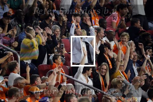 Amsterdam 13 oktober 2018
Nederland - Duitsland in de Johan Cruijff arens . eindstand 3-0
Na de Wedstrijd werden Dirk Kuyt en Rafael v d Vaart  gehuldigd. Dirk had zijn vrouw Gertrude en kinderen meegenomen. Rafael had zijn vriendin Estavan Polman en zijn kinderen Damian en Jesslynn meegenomen . Ook zijn ouders en schoonouders waren erbij.