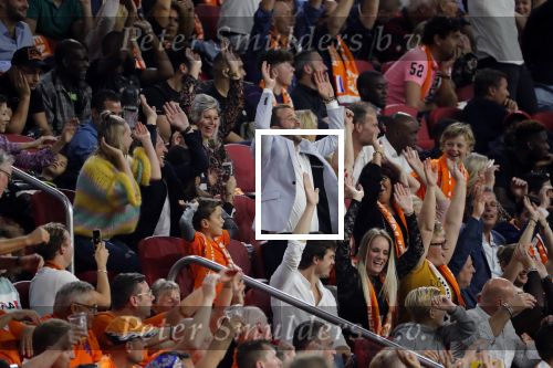 Amsterdam 13 oktober 2018
Nederland - Duitsland in de Johan Cruijff arens . eindstand 3-0
Na de Wedstrijd werden Dirk Kuyt en Rafael v d Vaart  gehuldigd. Dirk had zijn vrouw Gertrude en kinderen meegenomen. Rafael had zijn vriendin Estavan Polman en zijn kinderen Damian en Jesslynn meegenomen . Ook zijn ouders en schoonouders waren erbij.