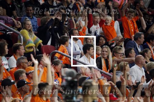 Amsterdam 13 oktober 2018
Nederland - Duitsland in de Johan Cruijff arens . eindstand 3-0
Na de Wedstrijd werden Dirk Kuyt en Rafael v d Vaart  gehuldigd. Dirk had zijn vrouw Gertrude en kinderen meegenomen. Rafael had zijn vriendin Estavan Polman en zijn kinderen Damian en Jesslynn meegenomen . Ook zijn ouders en schoonouders waren erbij.