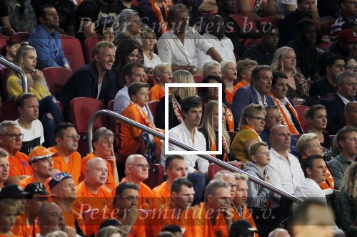 Amsterdam 13 oktober 2018
Nederland - Duitsland in de Johan Cruijff arens . eindstand 3-0
Na de Wedstrijd werden Dirk Kuyt en Rafael v d Vaart  gehuldigd. Dirk had zijn vrouw Gertrude en kinderen meegenomen. Rafael had zijn vriendin Estavan Polman en zijn kinderen Damian en Jesslynn meegenomen . Ook zijn ouders en schoonouders waren erbij.