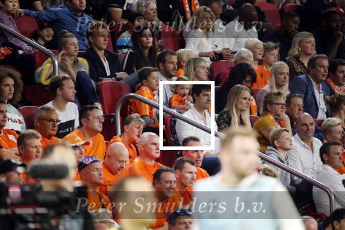 Amsterdam 13 oktober 2018
Nederland - Duitsland in de Johan Cruijff arens . eindstand 3-0
Na de Wedstrijd werden Dirk Kuyt en Rafael v d Vaart  gehuldigd. Dirk had zijn vrouw Gertrude en kinderen meegenomen. Rafael had zijn vriendin Estavan Polman en zijn kinderen Damian en Jesslynn meegenomen . Ook zijn ouders en schoonouders waren erbij.