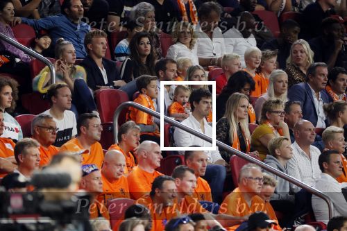 Amsterdam 13 oktober 2018
Nederland - Duitsland in de Johan Cruijff arens . eindstand 3-0
Na de Wedstrijd werden Dirk Kuyt en Rafael v d Vaart  gehuldigd. Dirk had zijn vrouw Gertrude en kinderen meegenomen. Rafael had zijn vriendin Estavan Polman en zijn kinderen Damian en Jesslynn meegenomen . Ook zijn ouders en schoonouders waren erbij.