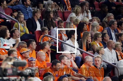 Amsterdam 13 oktober 2018
Nederland - Duitsland in de Johan Cruijff arens . eindstand 3-0
Na de Wedstrijd werden Dirk Kuyt en Rafael v d Vaart  gehuldigd. Dirk had zijn vrouw Gertrude en kinderen meegenomen. Rafael had zijn vriendin Estavan Polman en zijn kinderen Damian en Jesslynn meegenomen . Ook zijn ouders en schoonouders waren erbij.